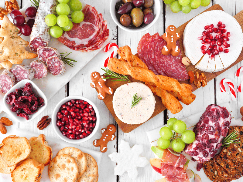 Christmas charcuterie featured photo